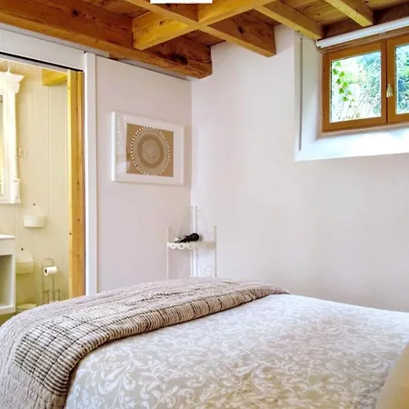 펜션 Romantic Village School With Sunny Garden *