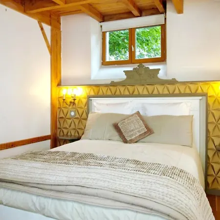 Romantic Village School With Sunny Garden * Le Monestier