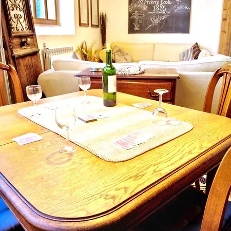 Romantic Village School With Sunny Garden * Le Monestier