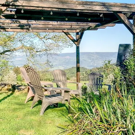 Feriehus Romantic Village School With Sunny Garden