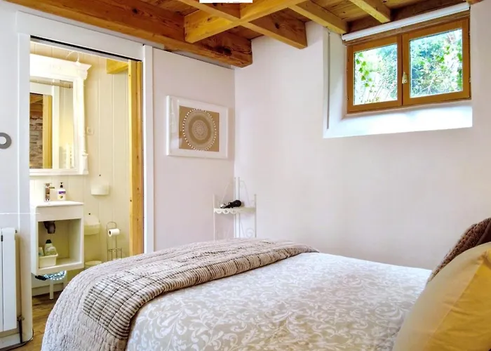 펜션 Romantic Village School With Sunny Garden *