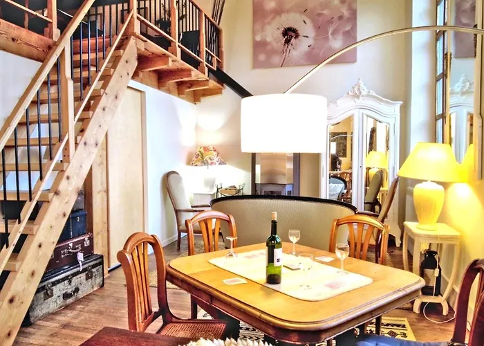 펜션 Romantic Village School With Sunny Garden Le Monestier