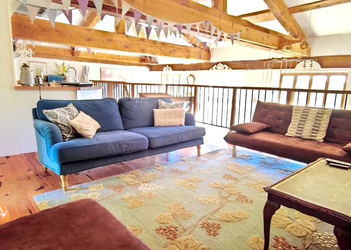 펜션 Romantic Village School With Sunny Garden Le Monestier