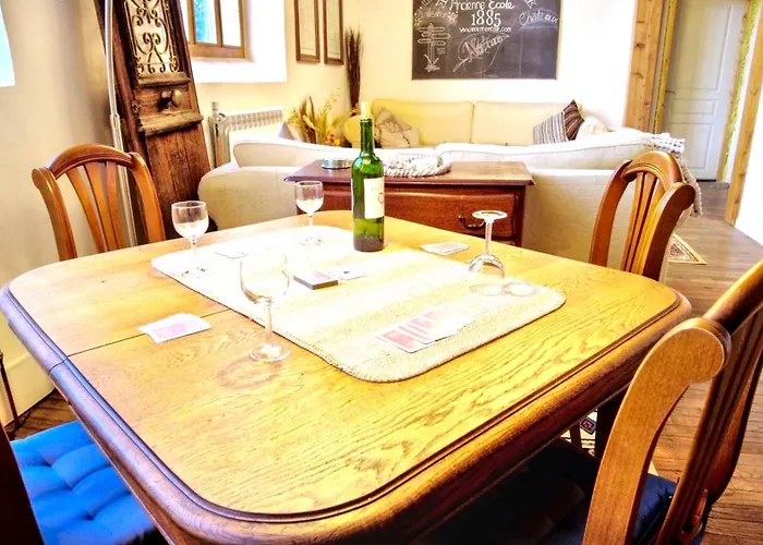 Romantic Village School With Sunny Garden * Le Monestier